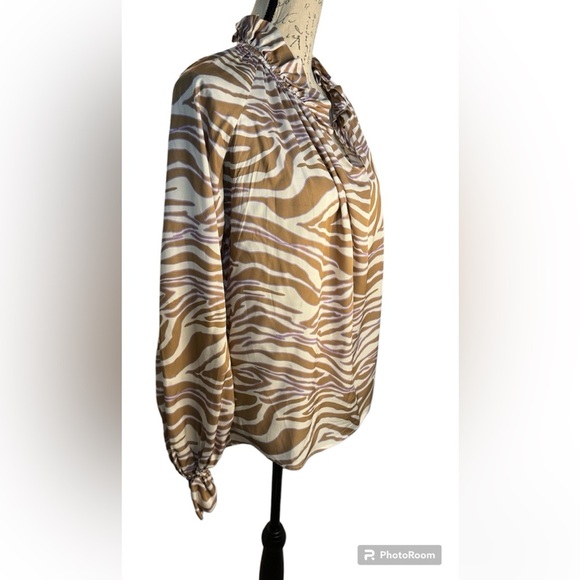 Chloe Kristyn Blouse - Picture 2 of 5